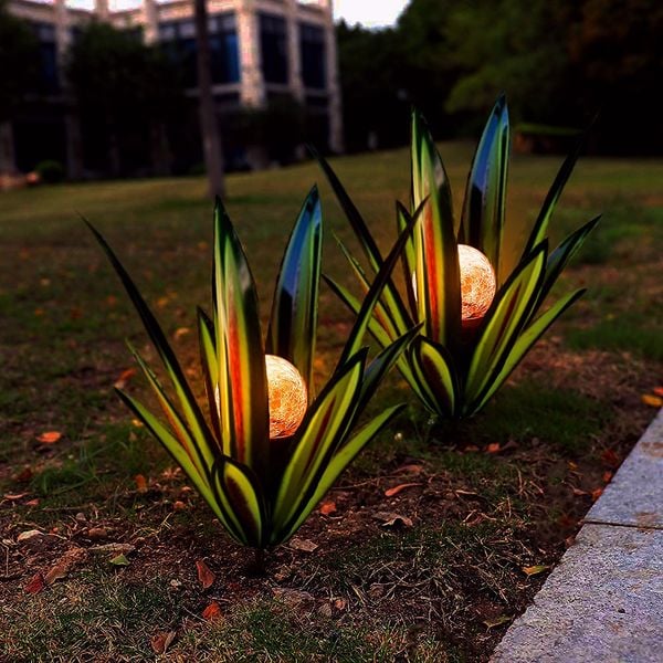 LAST DAY PROMOTION 49% OFF - 🌵Anti-rust Metal Led Tequila  Agave Plant-Perfect for garden